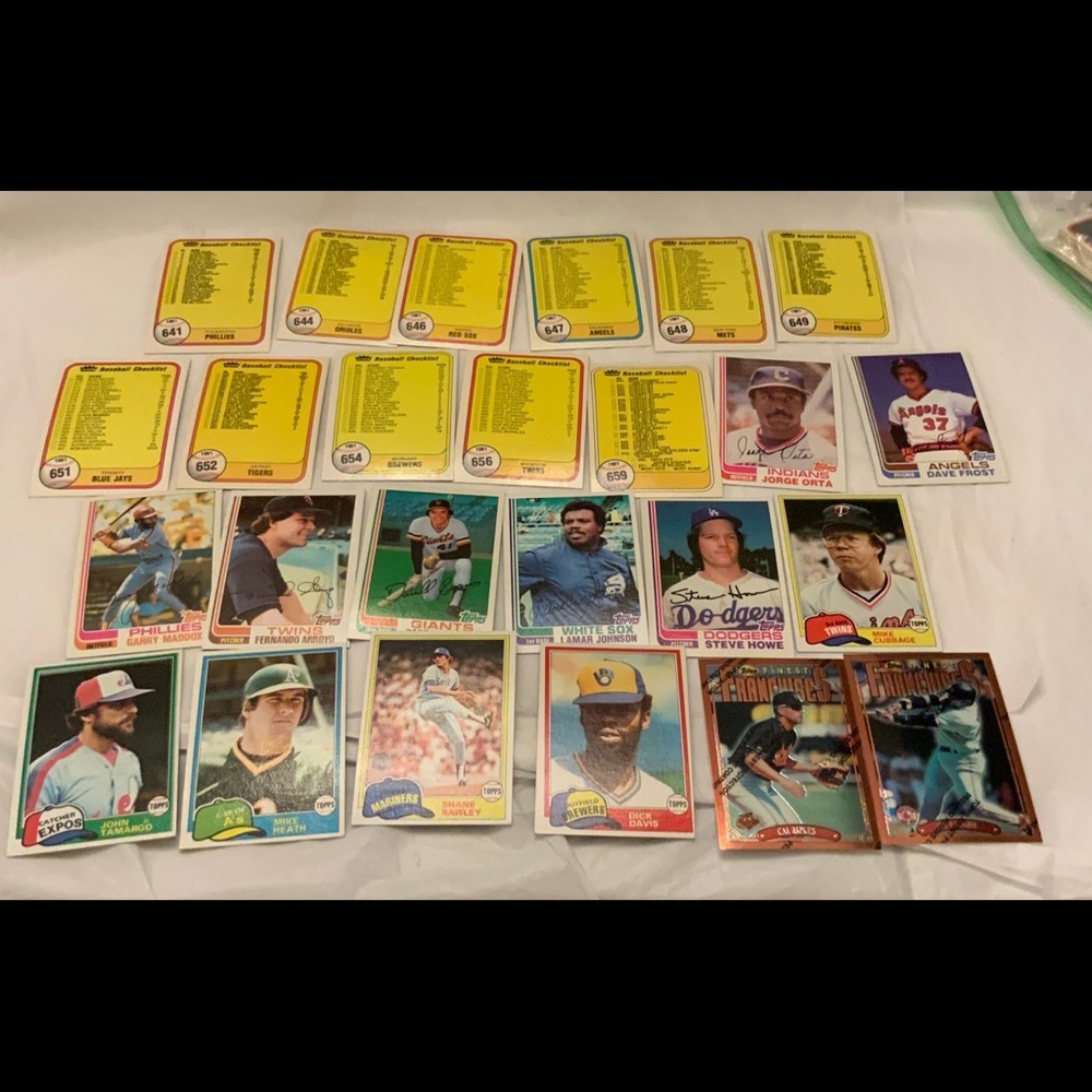 Bundle of Baseball Cards Lot 196